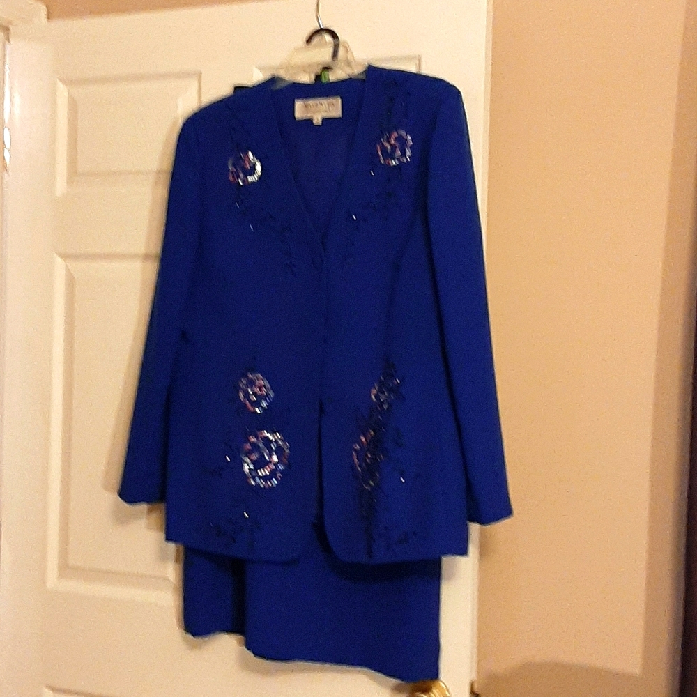 Suit 2 peice
